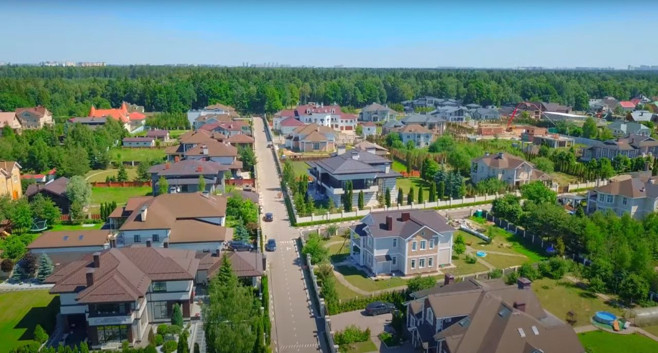 House of 5650 square feet in the village of Yurlovo near Khimki