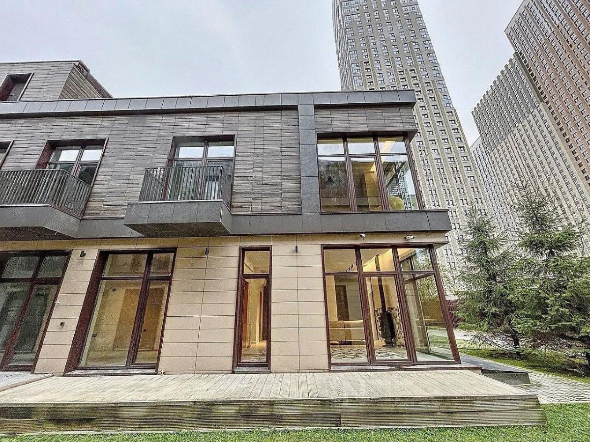 Townhouse 185 sqm near Seligerskaya metro station in Moscow