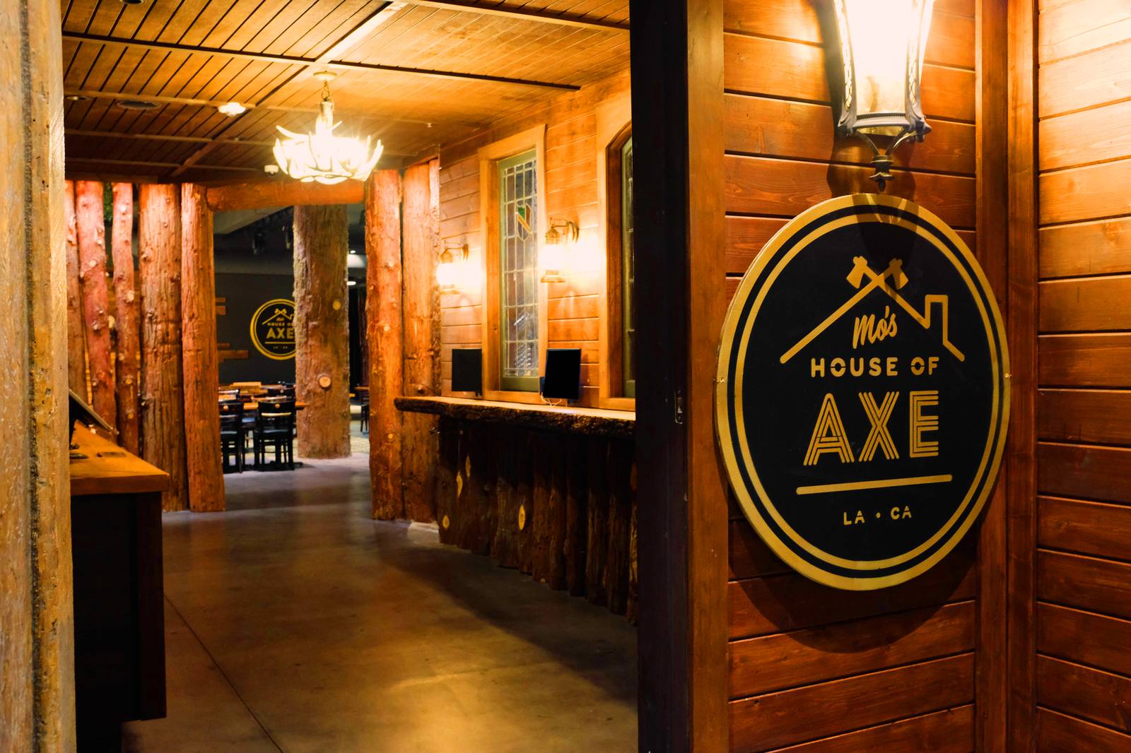 Photos Mo's House Of Axe