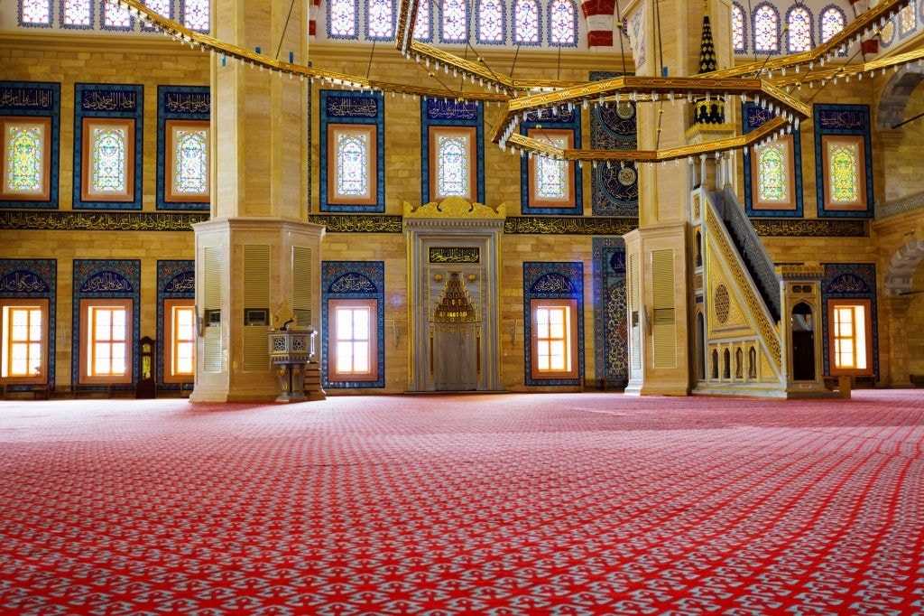 Visit us and Know the importance of Mosque Carpet in the UAE