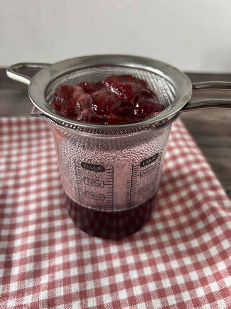 HOMEMADE STRAWBERRY SIMPLY SYRUP