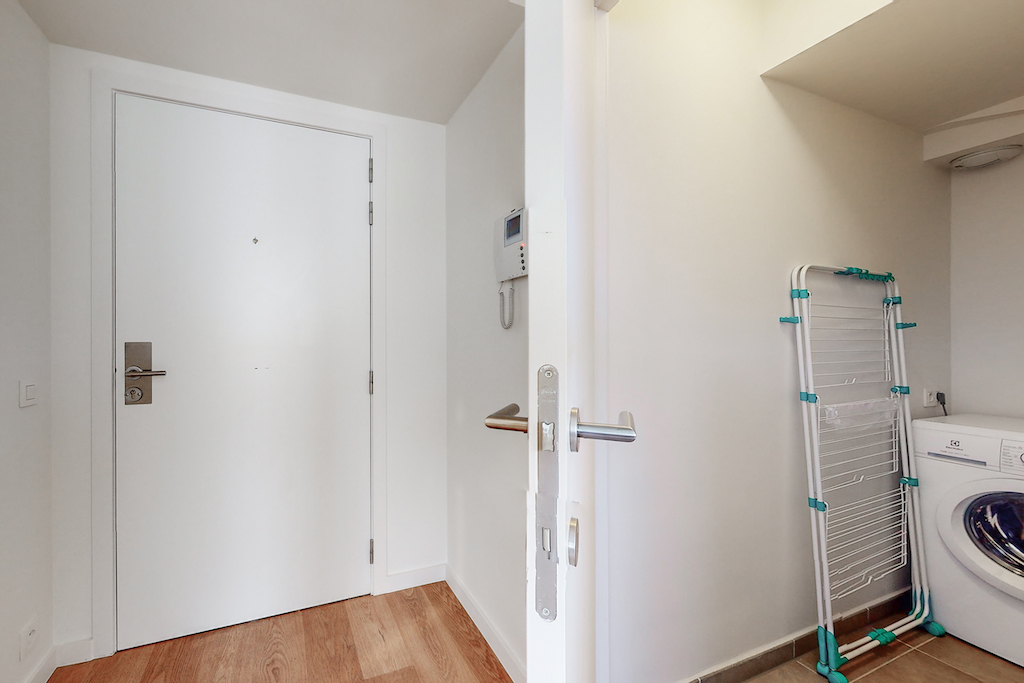 Roy 16 Private apartment for rent in Brussels Colonies