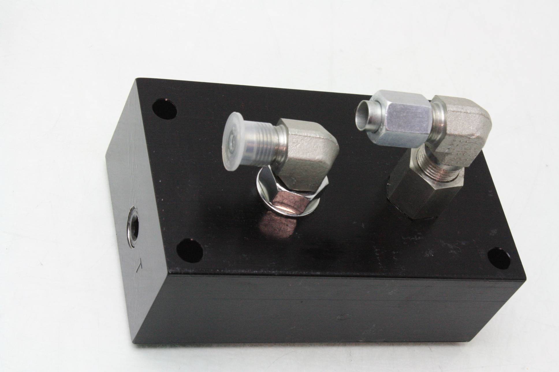 New Enerpac WH Manifold for Hydraulic Valves eBay