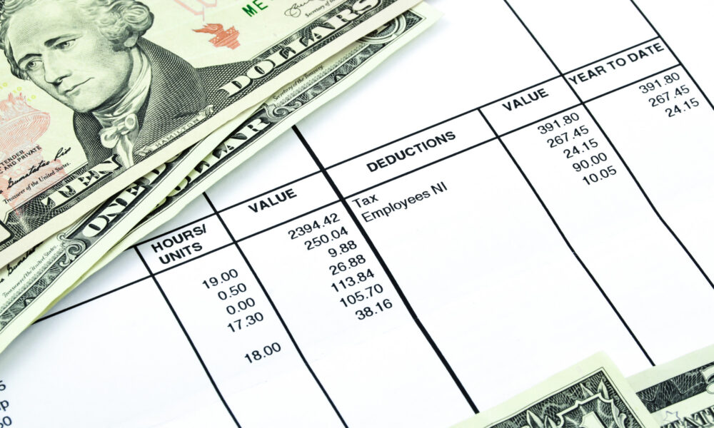 3 Major Reasons You Should Be Reading Your Pay Stub
