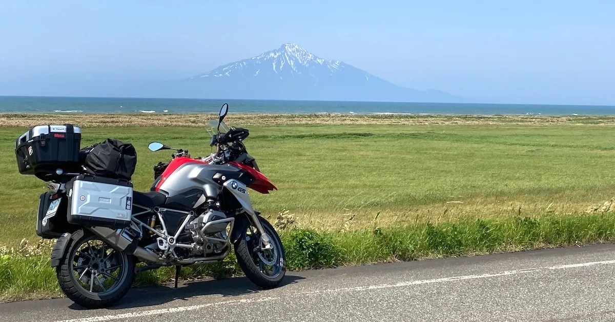 【日本2周ライダーが解説】バイクの荷物積載方法5選！これであなたも積載上手？ Moto Connect(モトコネクト)