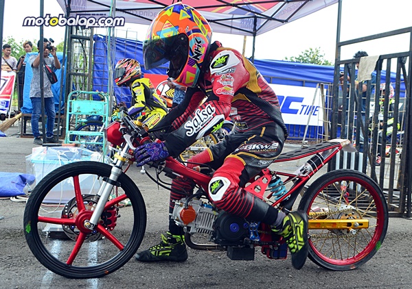 Drag Bike Gass Tipis Racing Berlimpah Hadiah, Eksklusif Kelas Ffa Hadiah 10Jt & 1Jt Bonus Bagi Mekanik - Motobalap.com