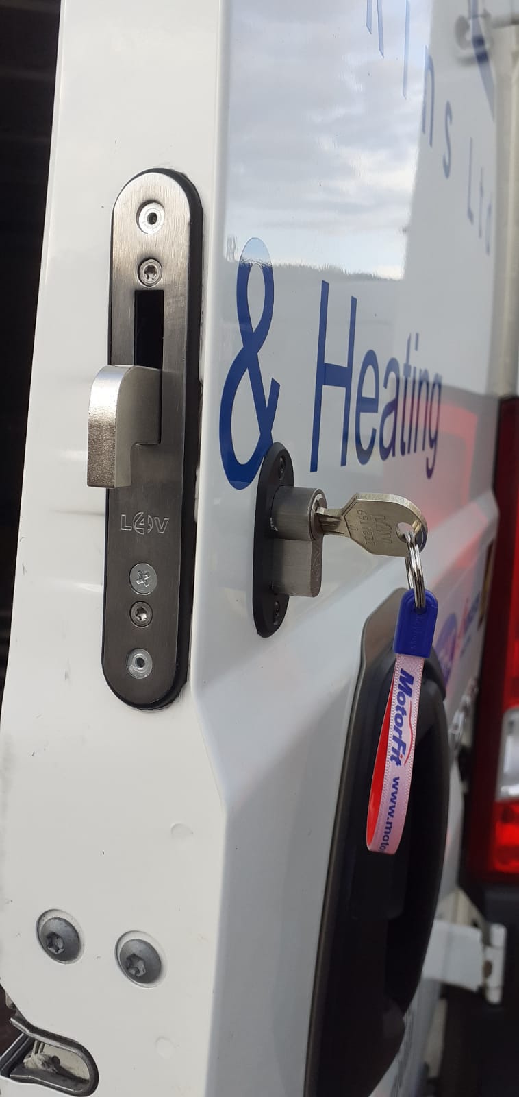 L4V HOOK LOCK MotorFit Loughborough