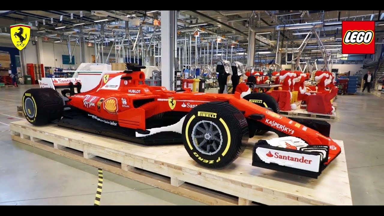 LEGO Formel1 Ferrari in Lebensgröße