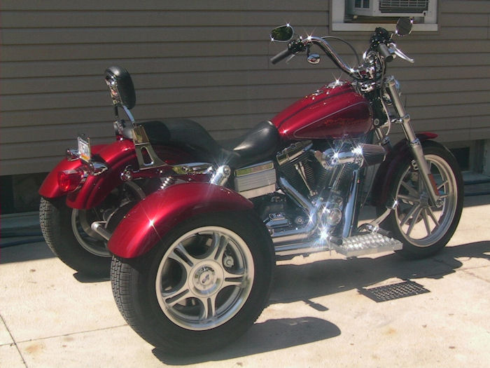 Motorcycle Trike Picture of a 2006 HarleyDavidson Dyna Glide w