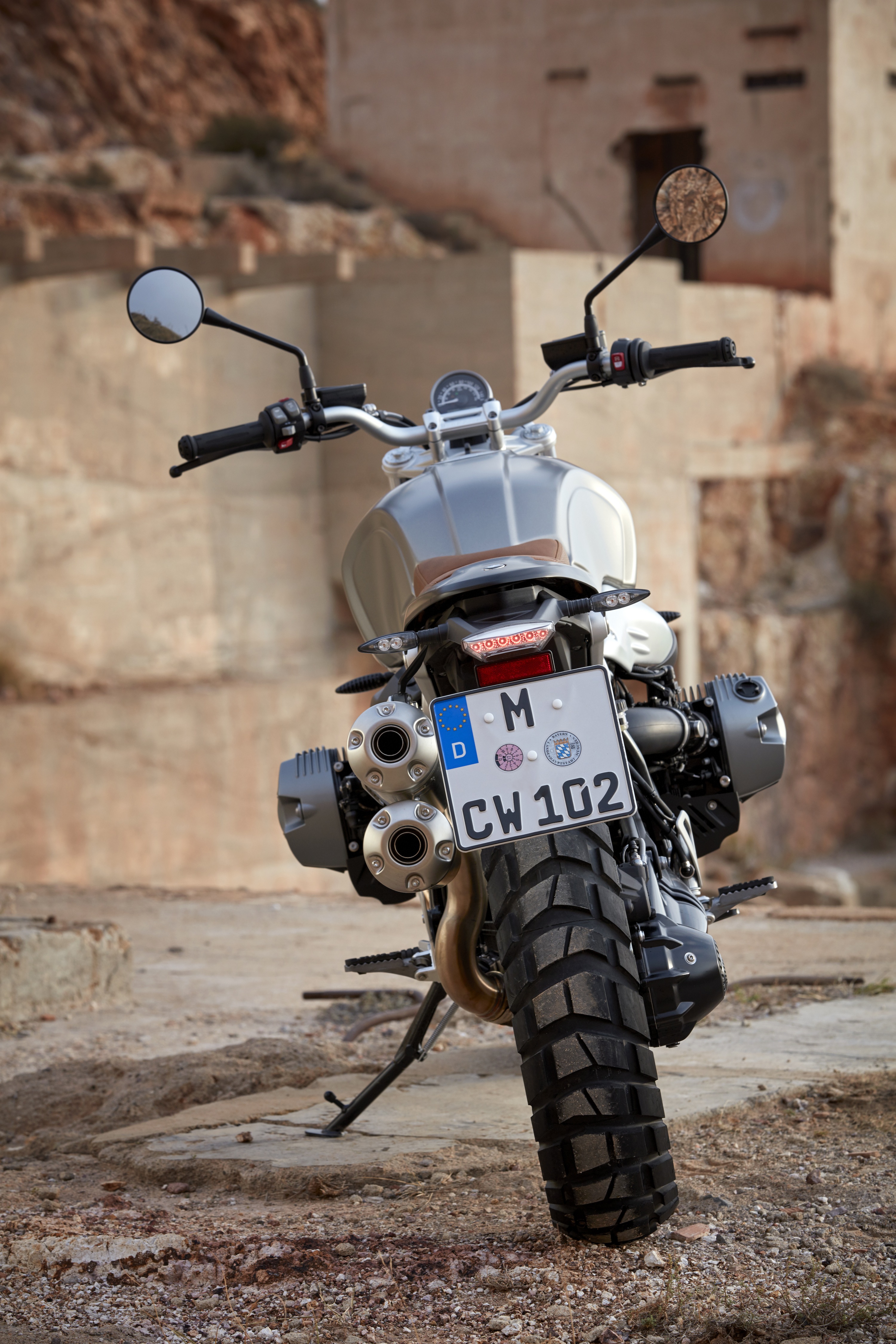 Urwüchsig - die neue BMW R nineT Scrambler (3000 x 4500 Pixel)