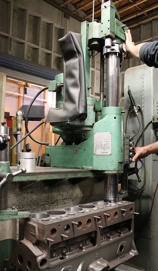 Machine Shop Motor Mission Machine and Radiator