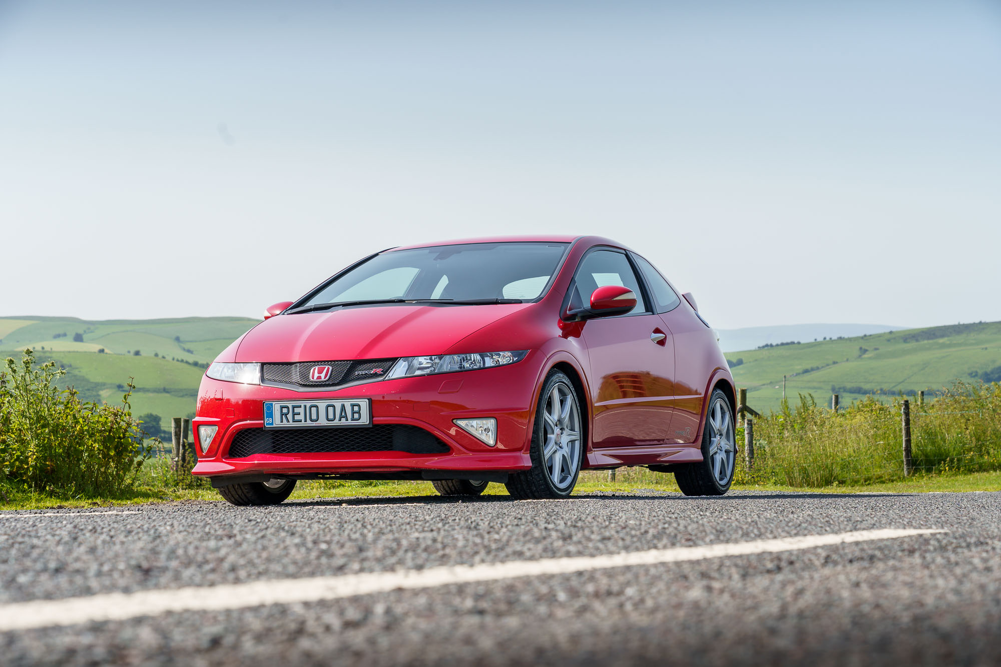 FN2 Type R 🚗 How Incredible Is The Honda Civic Type R?