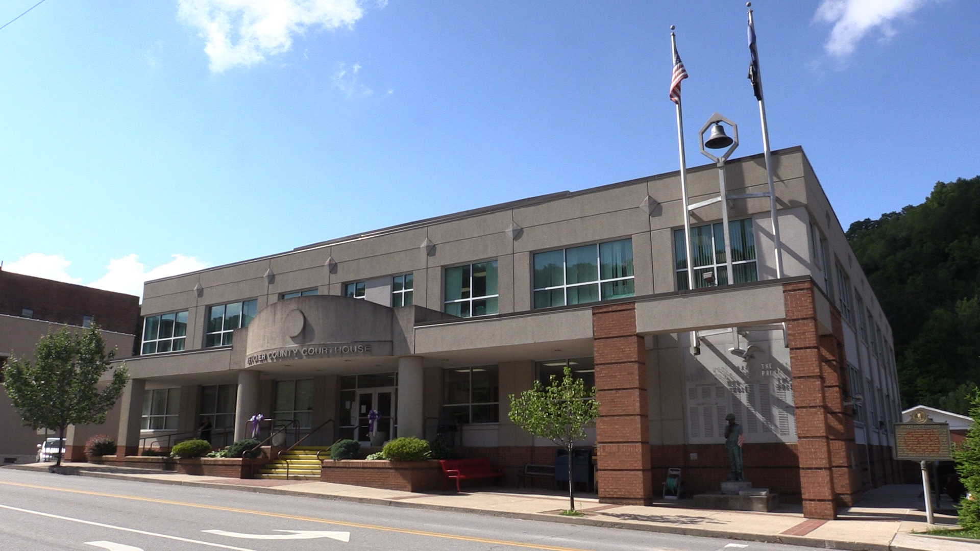 Letcher deputy accused of sexual misconduct in federal lawsuit