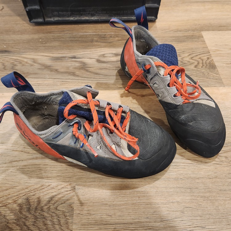 FS Evolv Oracles 10, Ocun 10.5, Helly Hansen Fleece L, Garmont hiking