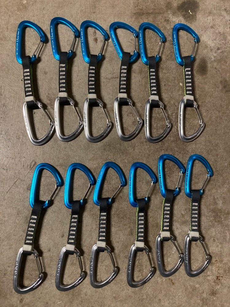 FS biners, quickdraws, pitons, LS Miura VS M 42.5, columbia jacket