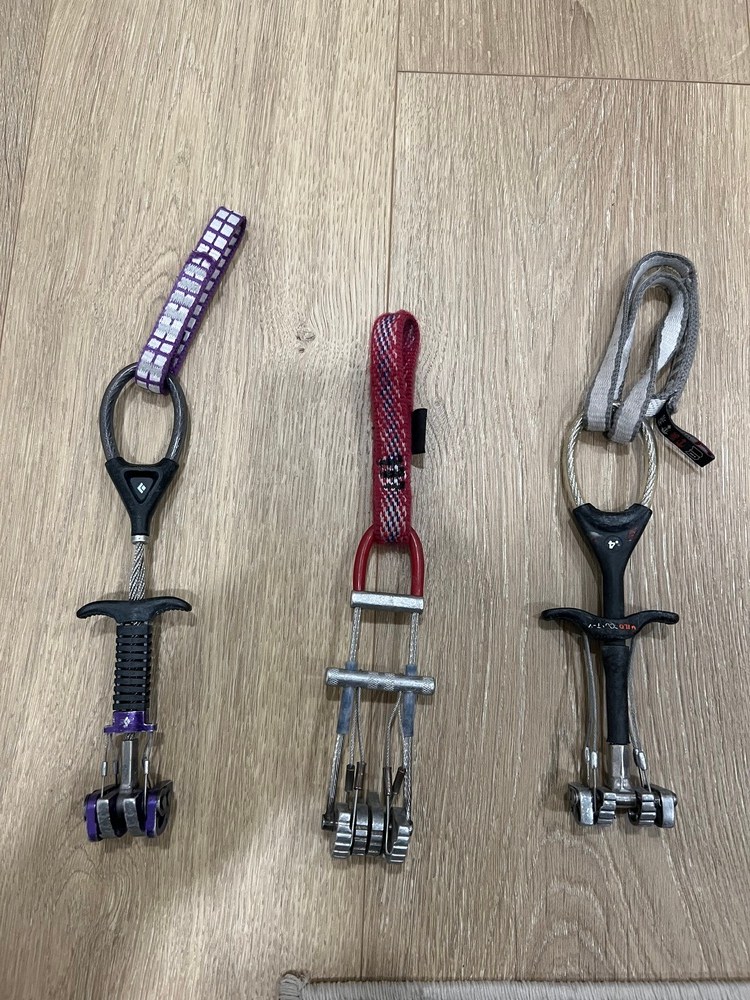 Cams for sale Black Diamond Z4, Wild Country, Old Metolious