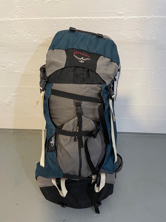 Packs Hyperlite Prism 40L (size L), Osprey Crescent 110L; Alpinist
