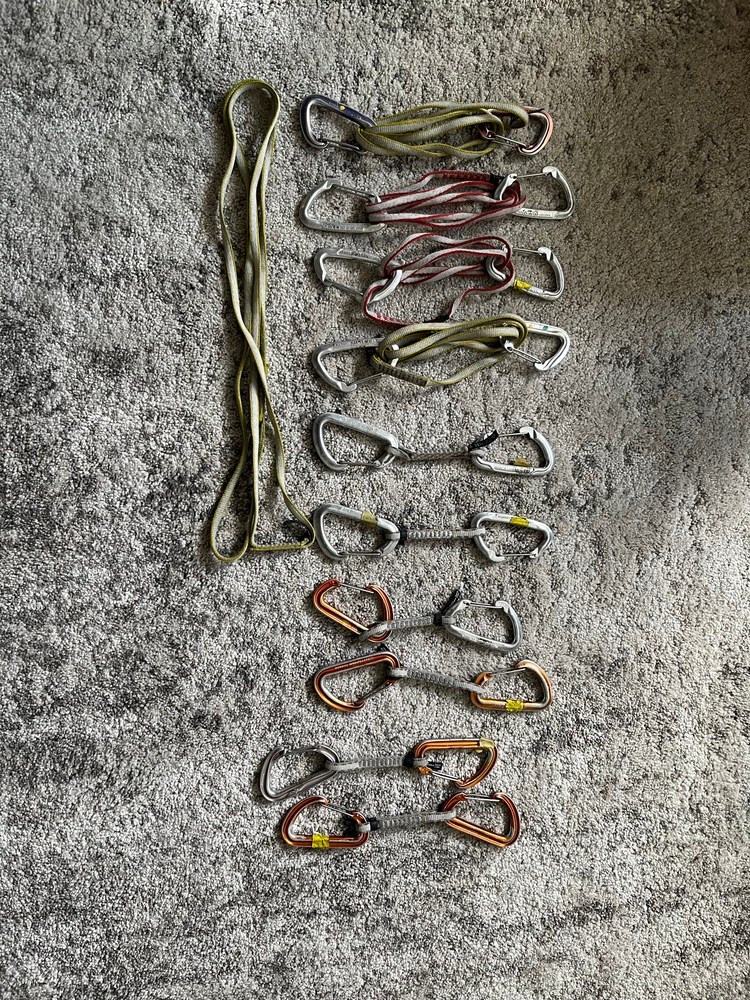 QuickDraws/alpine draws, random stoppers and cams FS