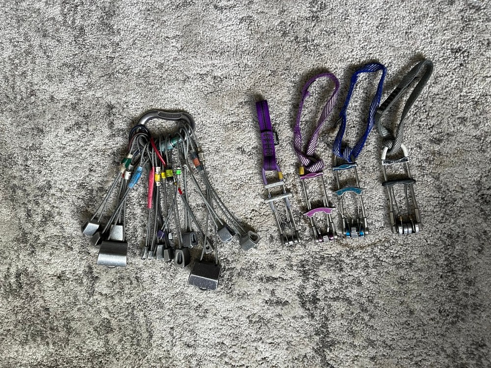 QuickDraws/alpine draws, random stoppers and cams FS