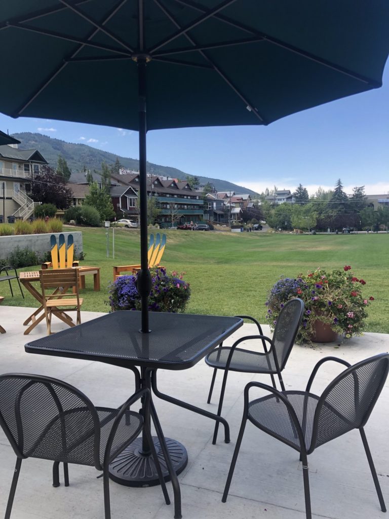 Lucky Ones Coffee Presents / Park City Library Patio Mountain Town Music