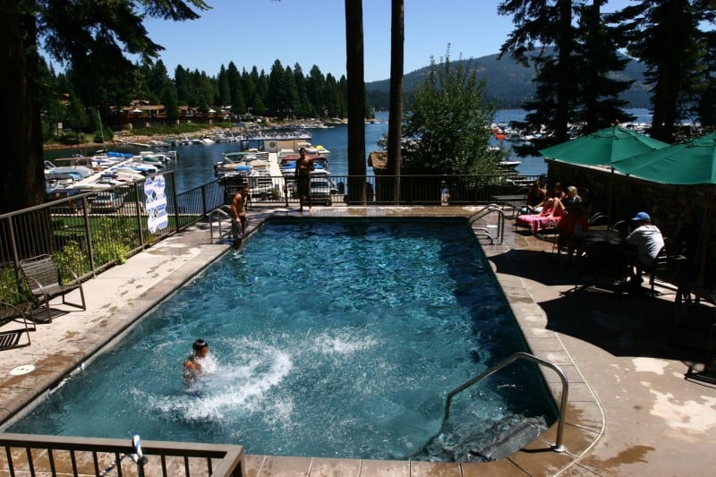 A Stay on The Peninsula, Lake Almanor Knotty Pine Resort (530) 596