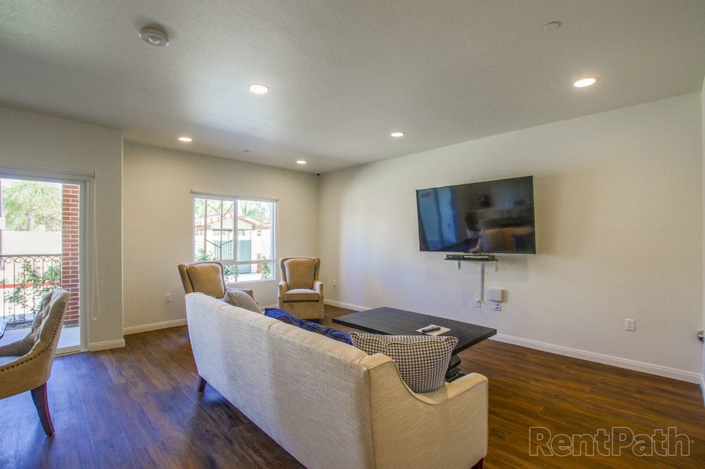 Apartments for Active Seniors, Simi Valley, CA