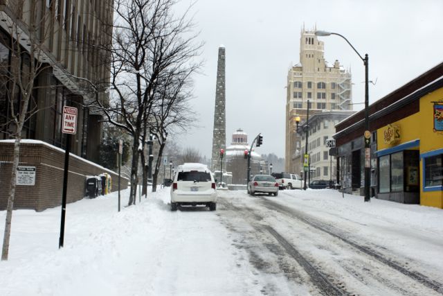 Snow makes for a quiet Thursday in downtown Asheville Mountain Xpress