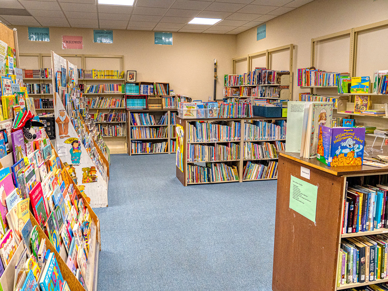 Friends of the Henderson County Public Library hosts children’s books