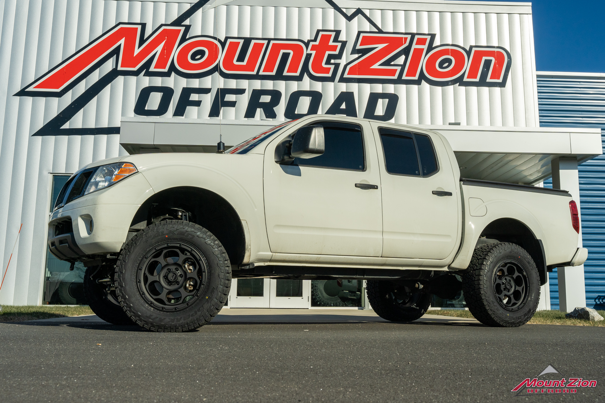 2021 Nissan Frontier SV White Mount Zion Offroad