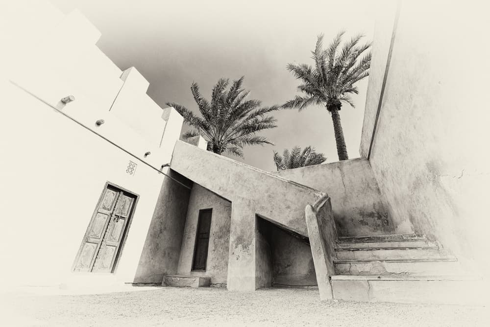 Moving to Kuwait? 2024 Living Costs & Relocation Tips