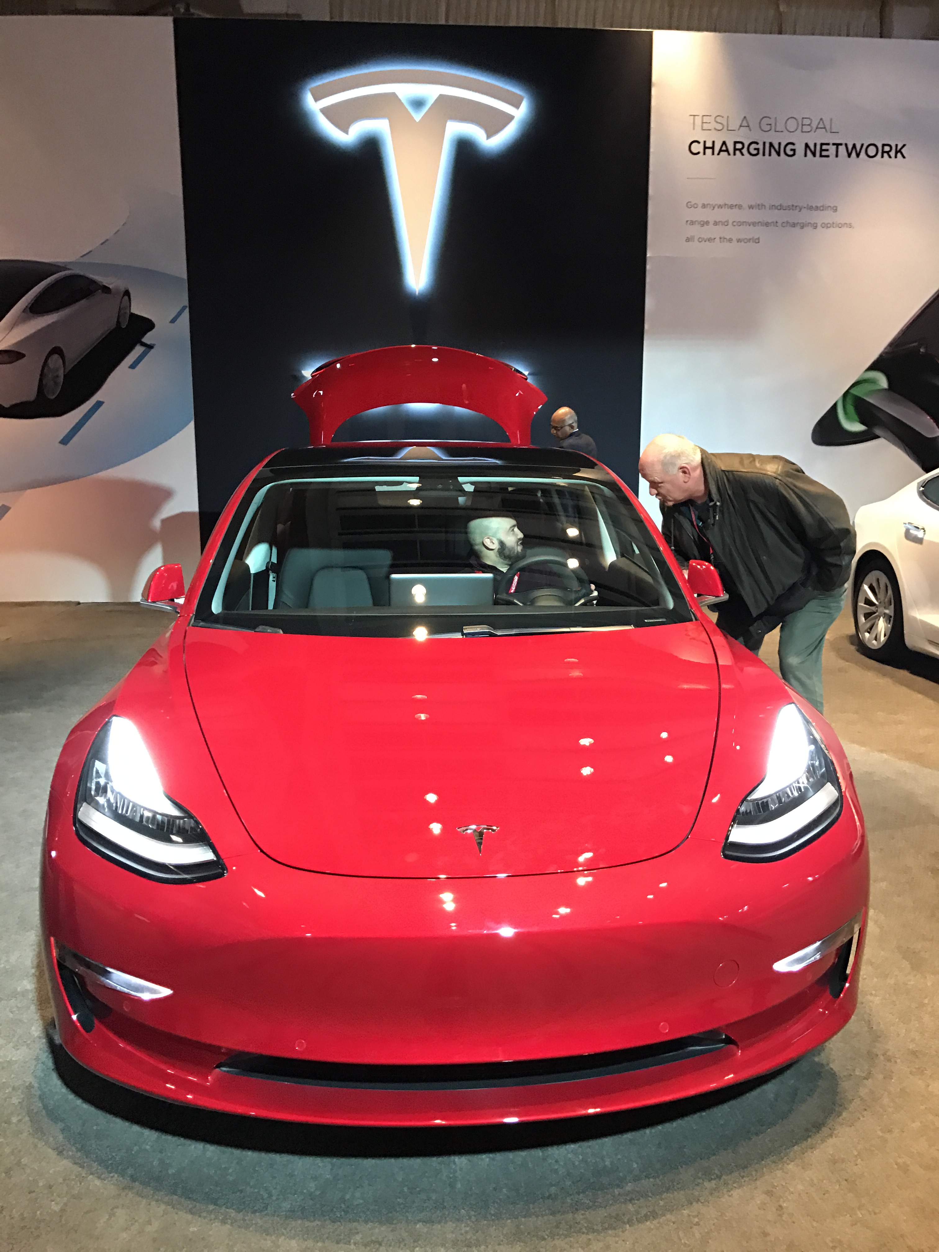 Tesla Model 3 at Canadian International Auto Show (CIAS2018) MoVernie