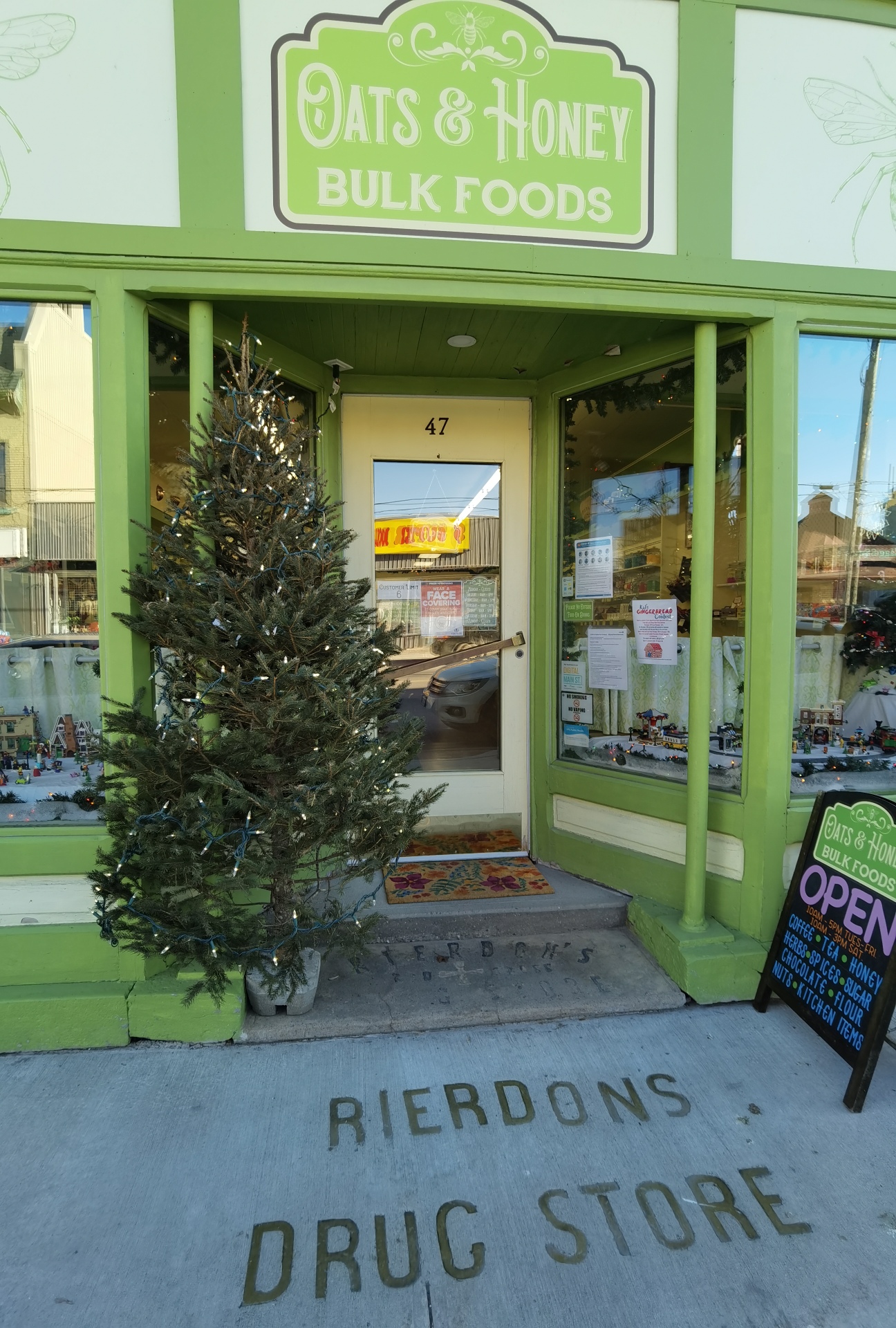 Oats and Honey Bulk Foods Madoc, Ontario, Canada [ONTARIO TRAVEL