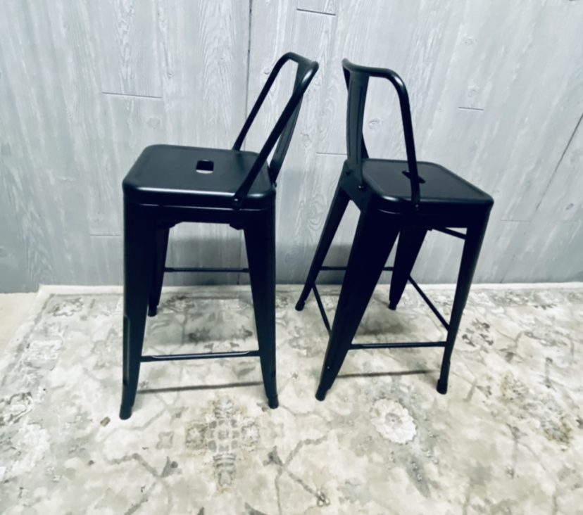 (SOLD) Black Metal Bar Chairs Movers4Less