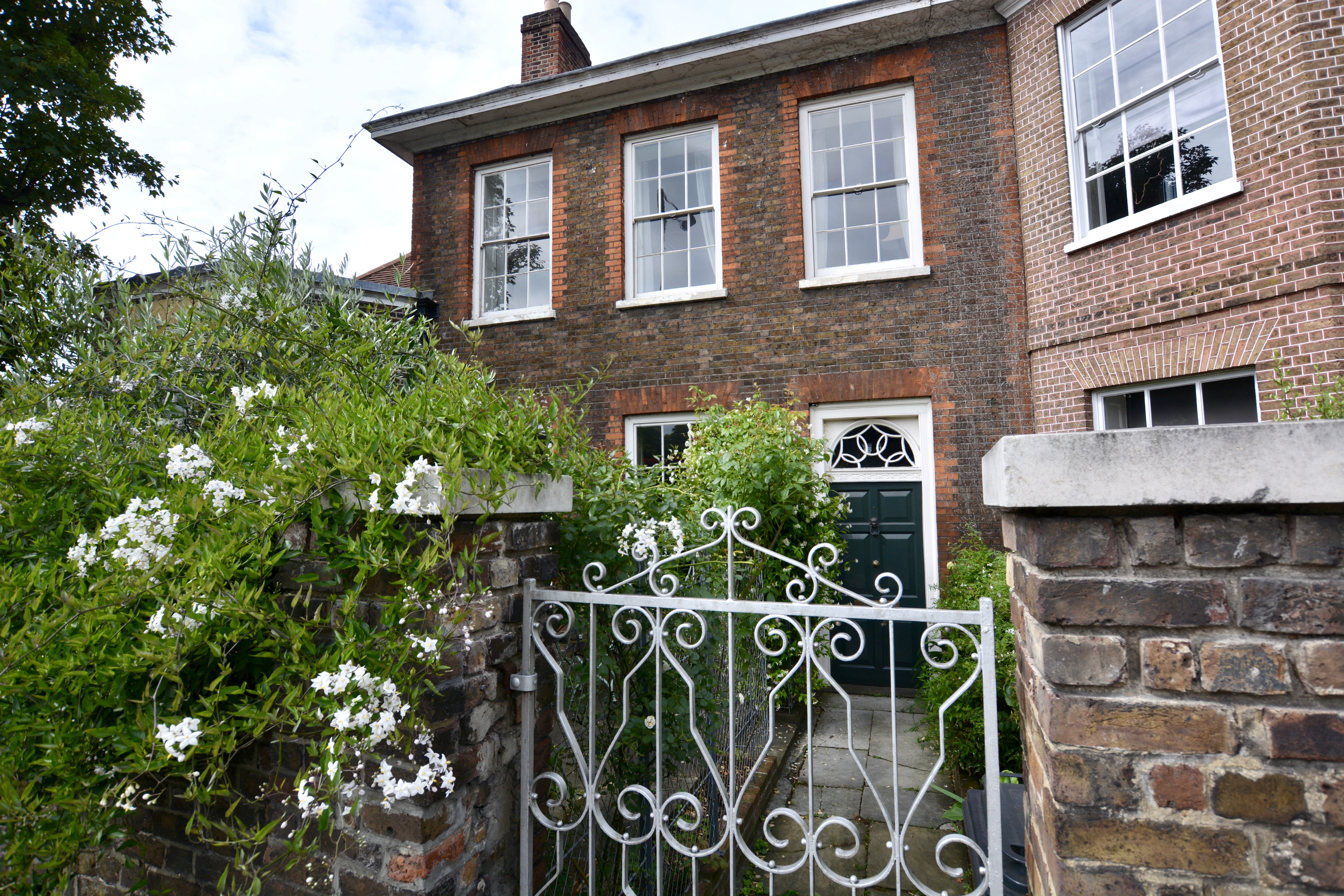 East Molesey Move To