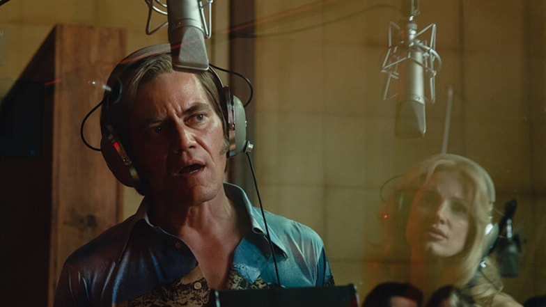 (L-R): Michael Shannon as George Jones and Jessica Chastain as Tammy Wynette in a scene from the Limited Series, "George & Tammy". Photo Credit: Dana Hawley/Courtesy of SHOWTIME.