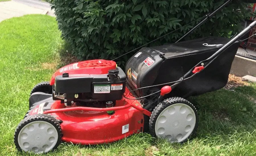 Who Makes Troy Bilt Riding Lawn Mowers?