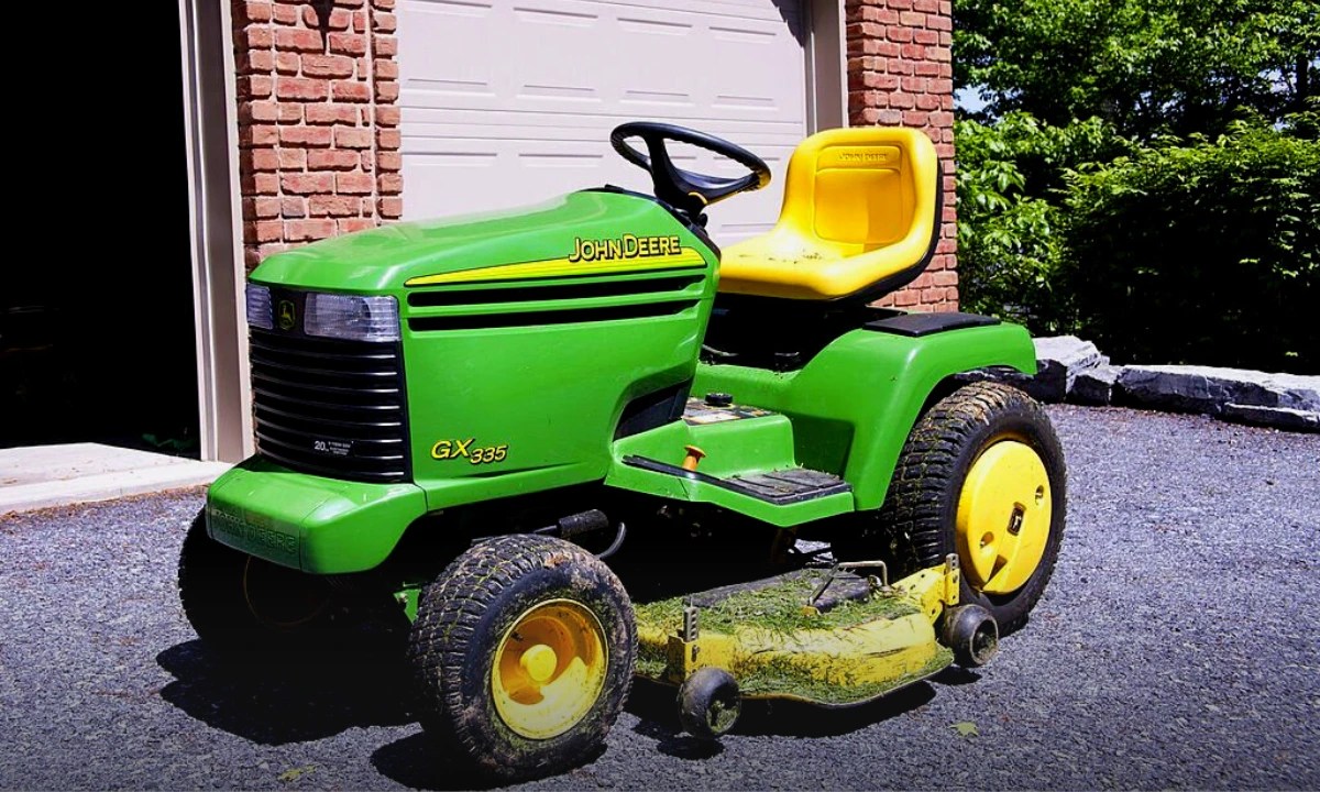 Riding Lawn Mower Weight Guide & Brand Comparisons