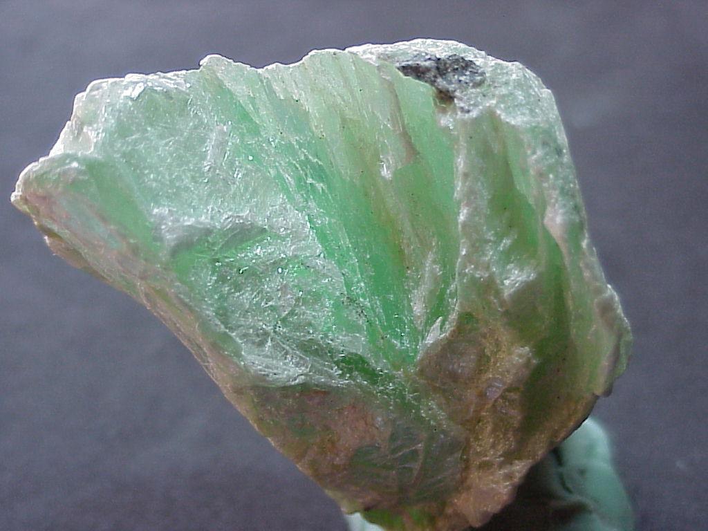 Минерал тальк применение, химическая формула и излом, свойства и