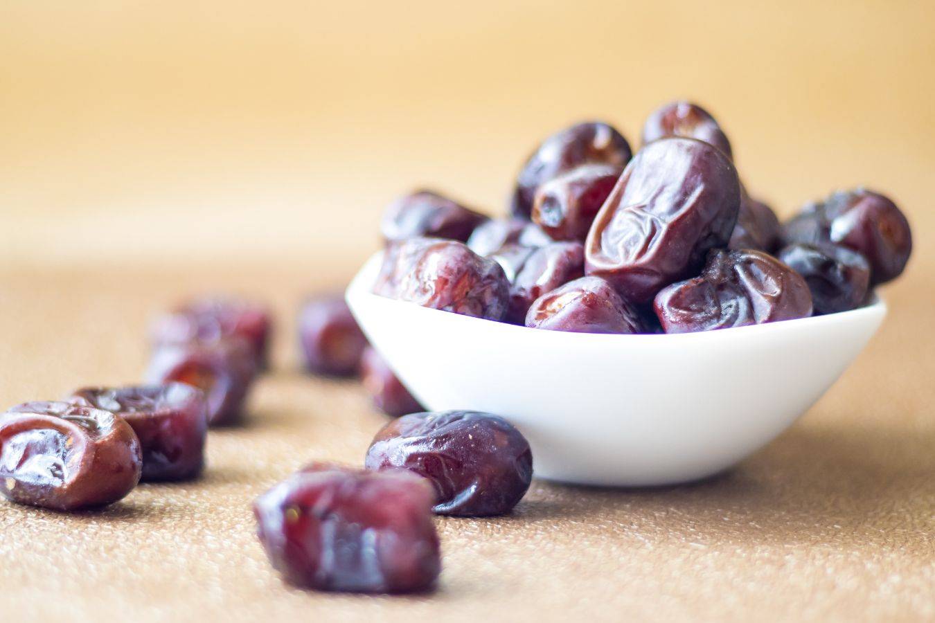 تفسير حلم رؤية التمر في المنام للمتزوجة