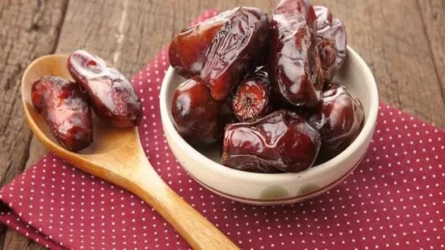 رؤية اكل التمر في المنام