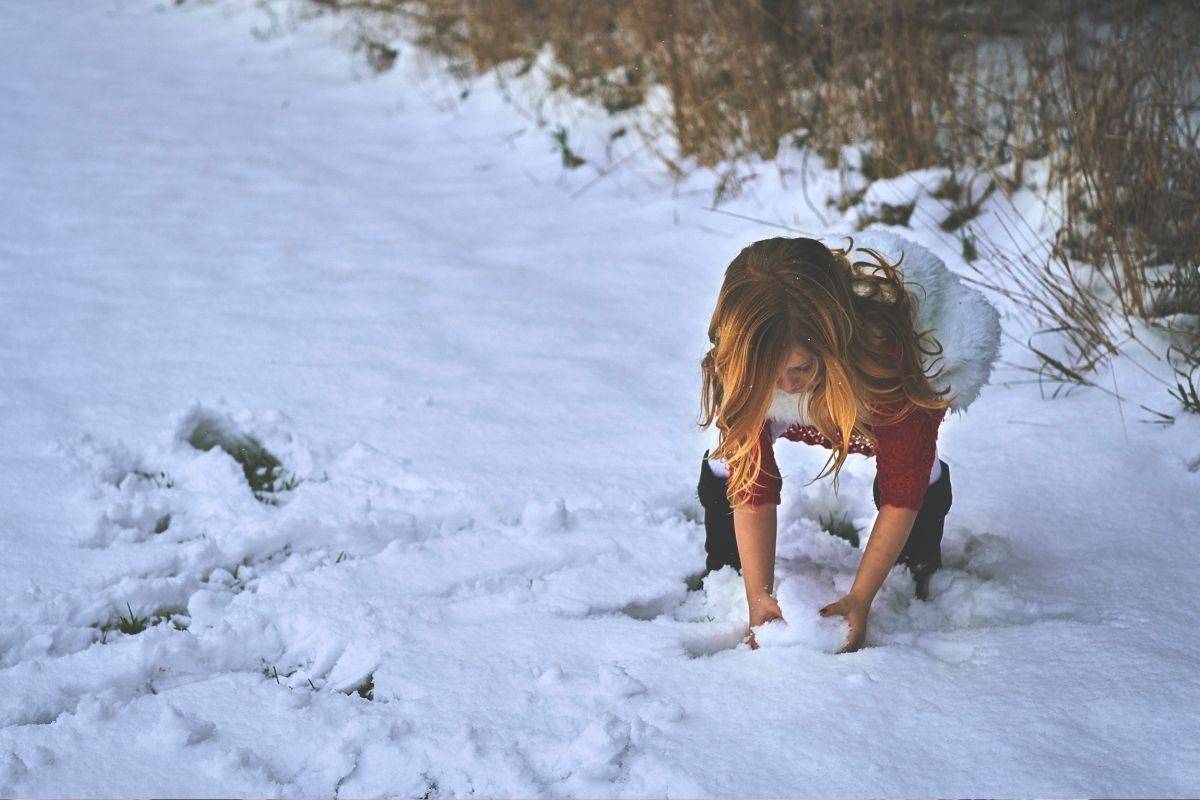 تفسير حلم رؤية نزول الثلج في المنام