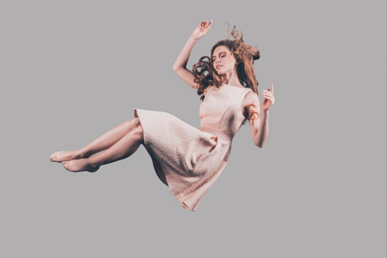 تفسير حلم رؤية السقوط من مكان مرتفع في المنام