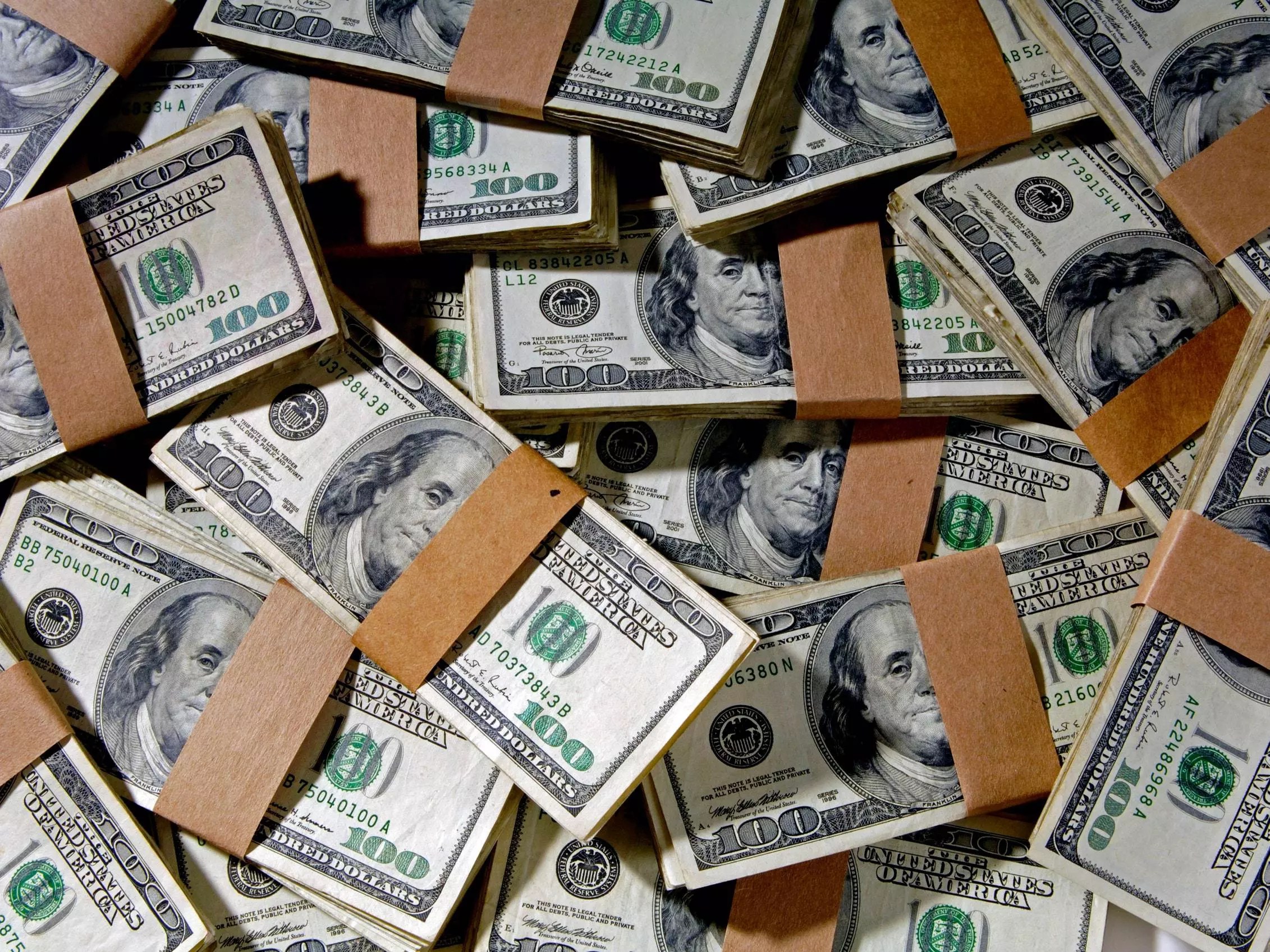 تفسير حلم رؤية المال الورق في المنام