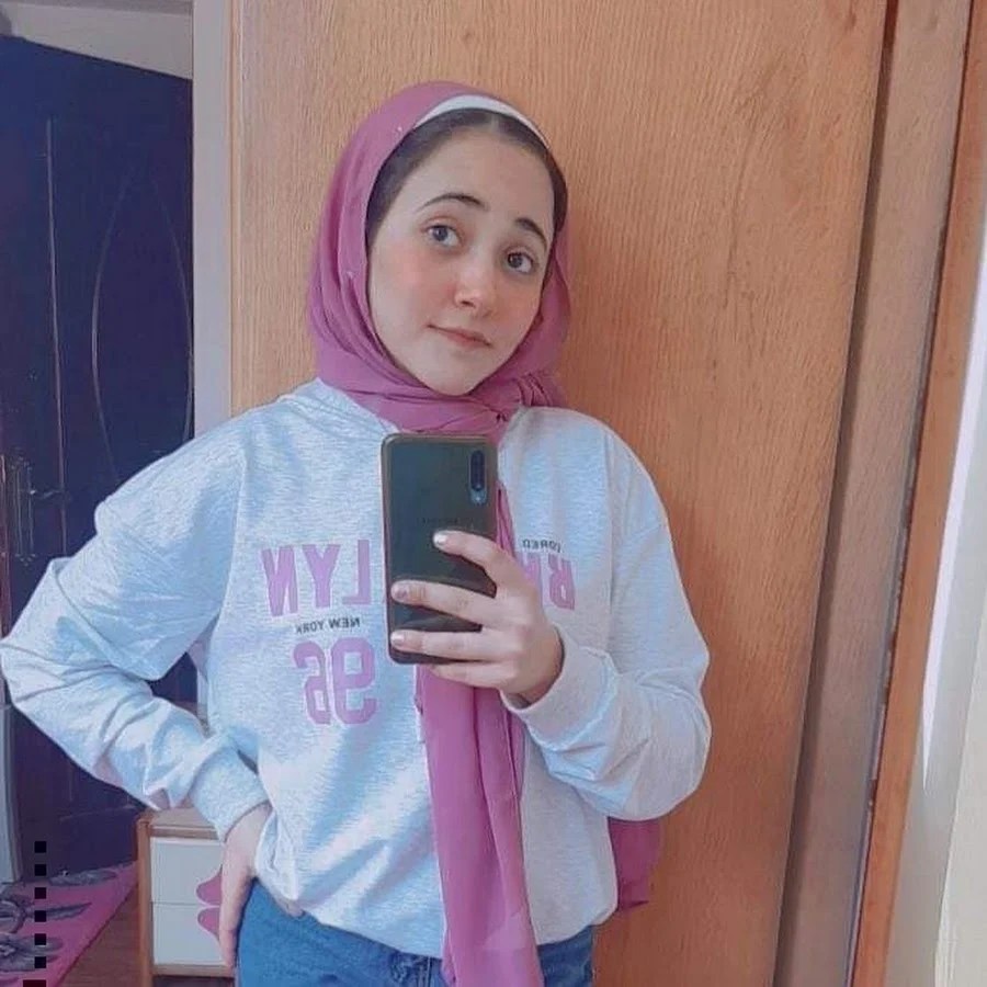 من هي بيلا احمد