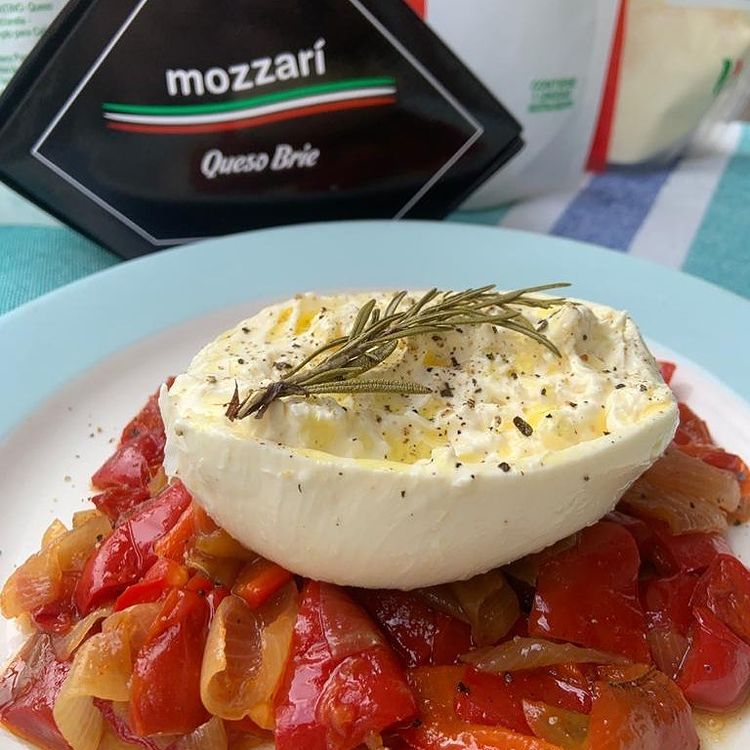 BURRATA Y PEPERONATA Mozzari Quesos