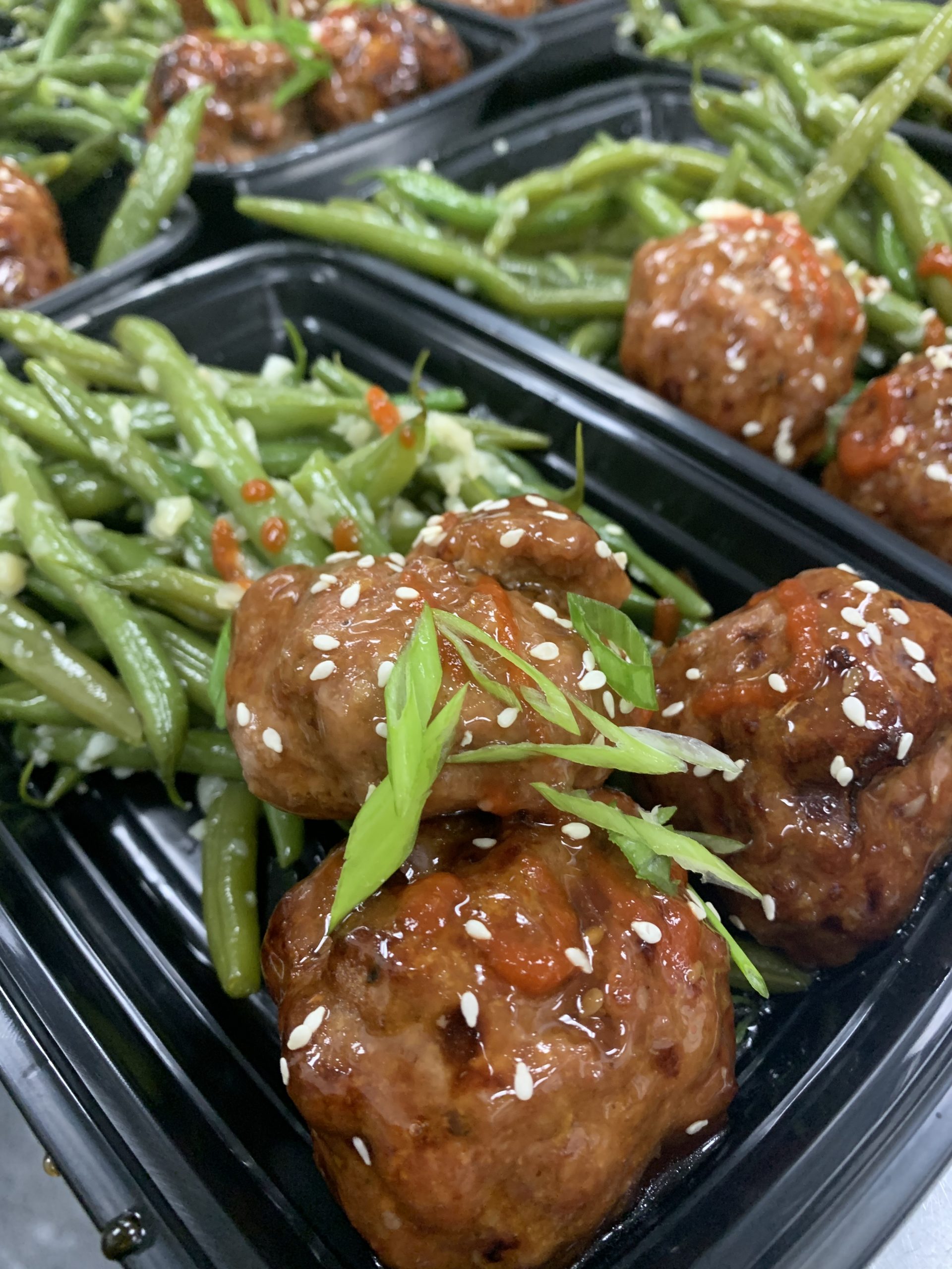Sriracha Teriyaki Turkey Meatballs with green beans Meal Prep Chef