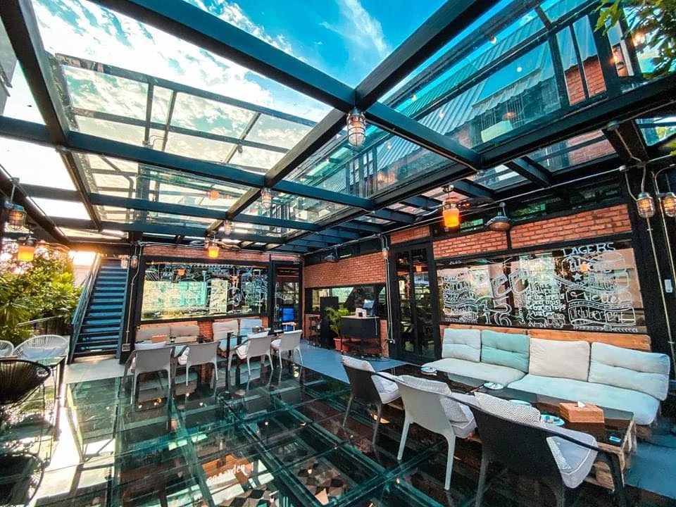 ตื่นตา Rooftop พื้นกระจก ที่ “Letana Hotel & Cafe’ 24 Hrs” คาเฟ่โรงแรม