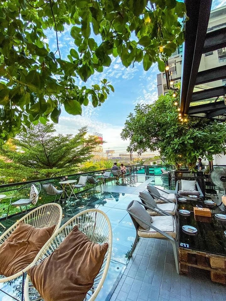 ตื่นตา Rooftop พื้นกระจก ที่ “Letana Hotel & Cafe’ 24 Hrs” คาเฟ่โรงแรม