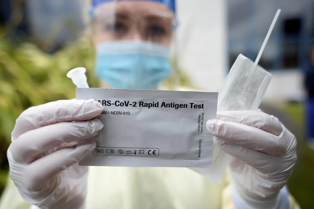Photo Gallery อย.รับรอง 24 ยี่ห้อ ชุดตรวจ “Antigen Test Kit” ชุดตรวจโค