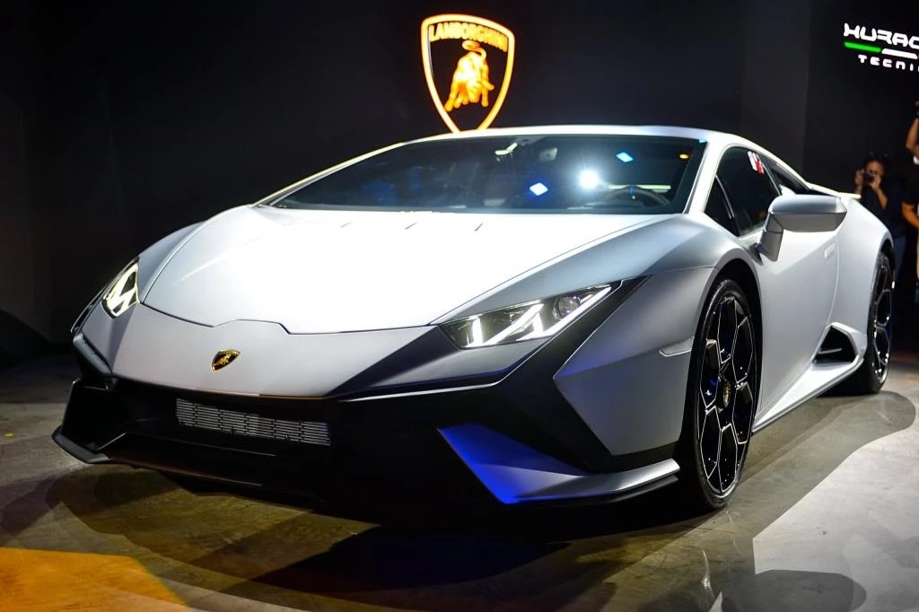 Huracán Tecnica for sale starting at 22.98 million baht